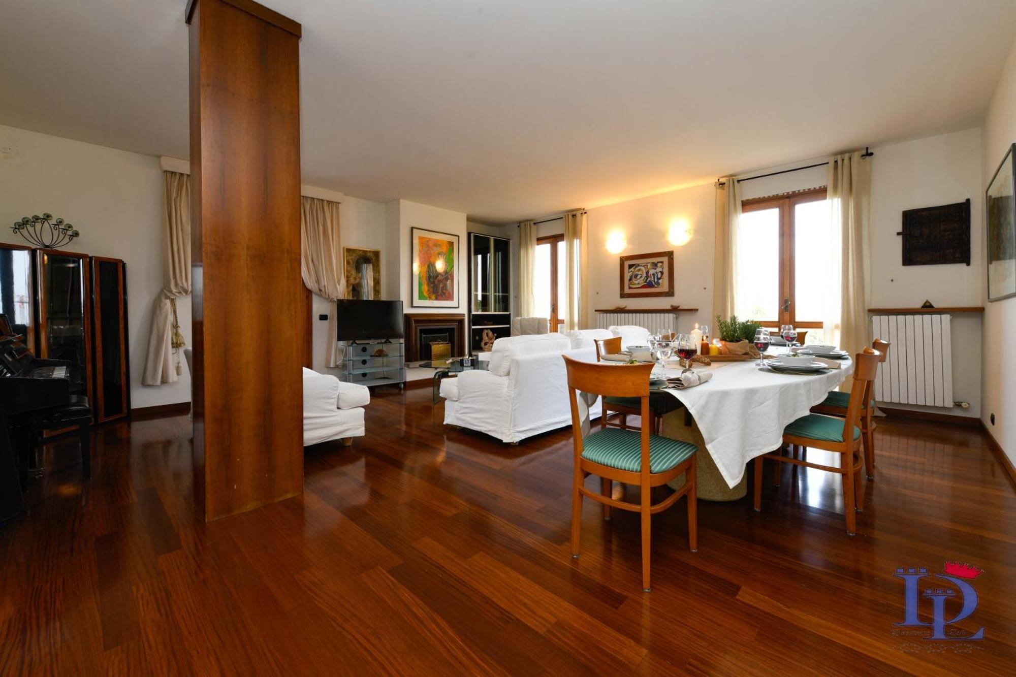 Desenzanoloft Official Partner Marriott Homes & Villas - Gardastar La Stella Del Lago Desenzano del Garda Eksteriør billede